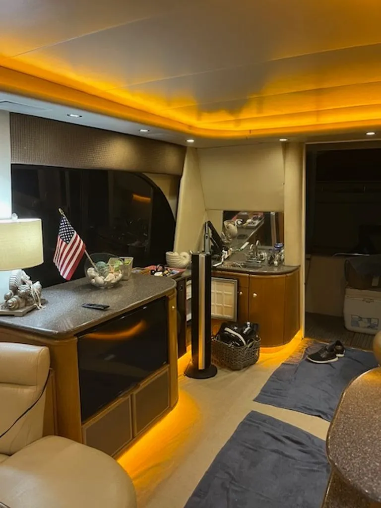 Slide: The Image of Bayliner 5788 Pilot House Motoryacht 1999 - 14