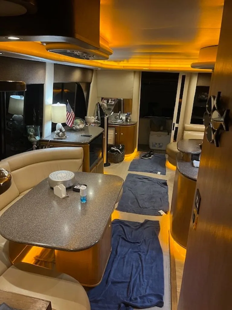 Slide: The Image of Bayliner 5788 Pilot House Motoryacht 1999 - 18