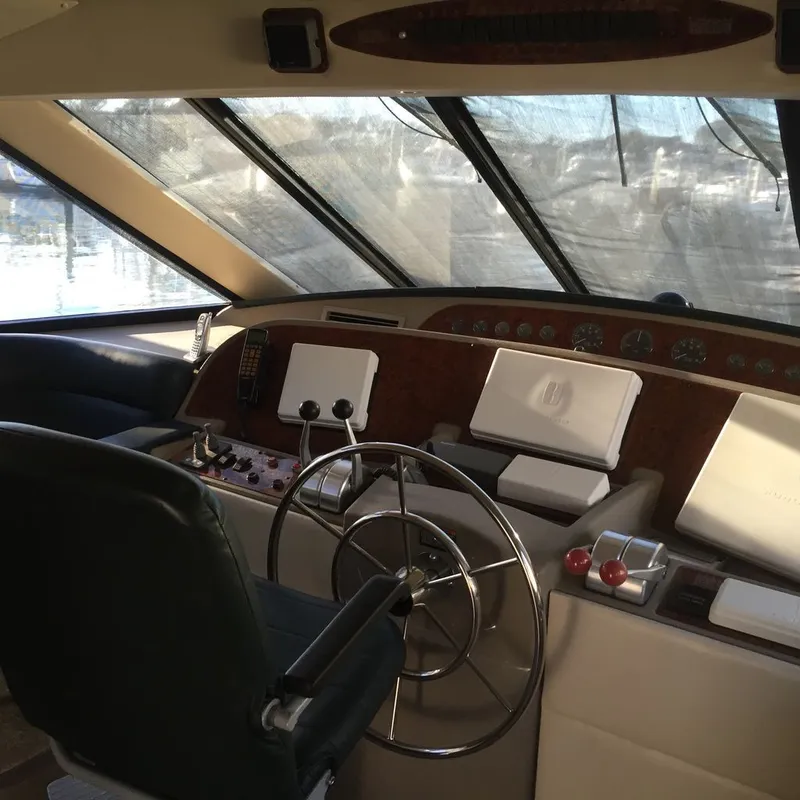 Slide: The Image of Bayliner 5788 Pilot House Motoryacht 1999 - 2
