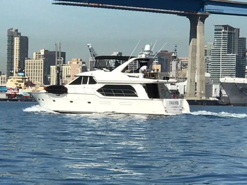 Slide: The Image of Bayliner 5788 Pilot House Motoryacht 1999 - 23