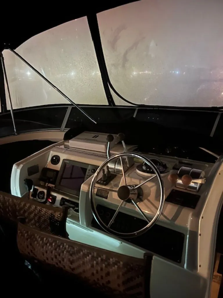 Slide: The Image of Bayliner 5788 Pilot House Motoryacht 1999 - 3