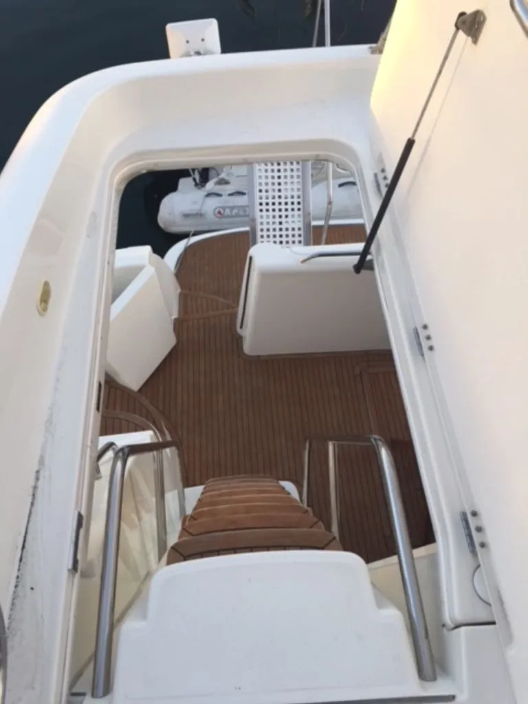 Slide: The Image of Bayliner 5788 Pilot House Motoryacht 1999 - 36