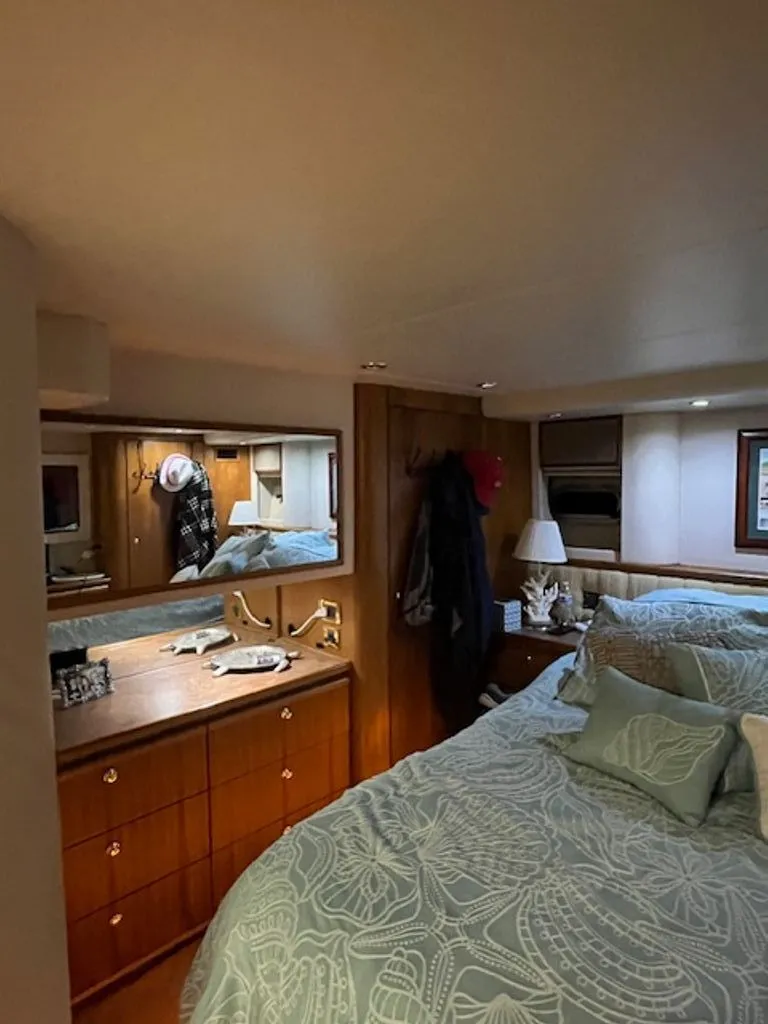 Slide: The Image of Bayliner 5788 Pilot House Motoryacht 1999 - 7