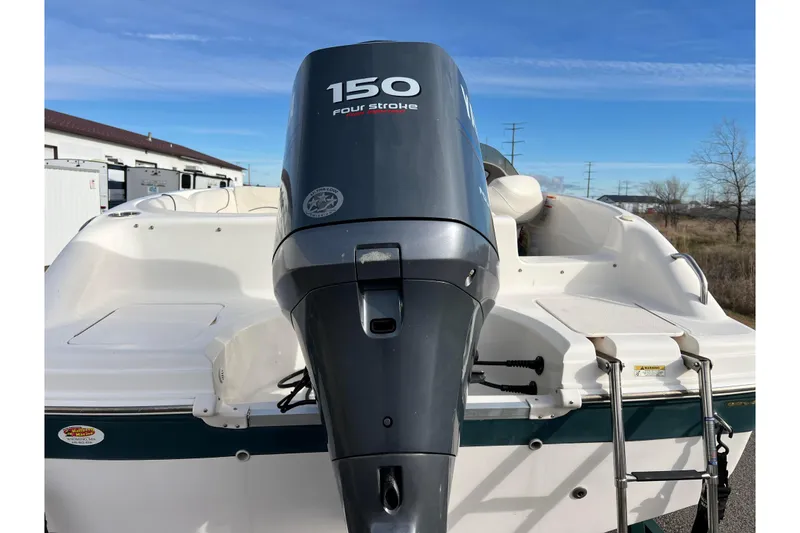 Slide: The Image of 2006 Hurricane FunDeck GS 194 OB with 150 horsepower outboard motor, rear view. - 5