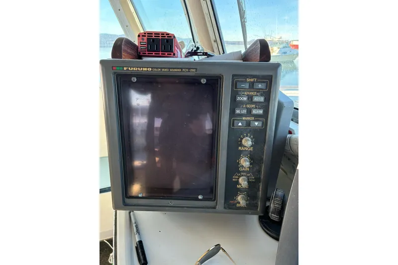 Slide: The Image of Furuno FCV-292 color video sounder on 2000 Calvin Beal COI PASSENGER boat. - 68