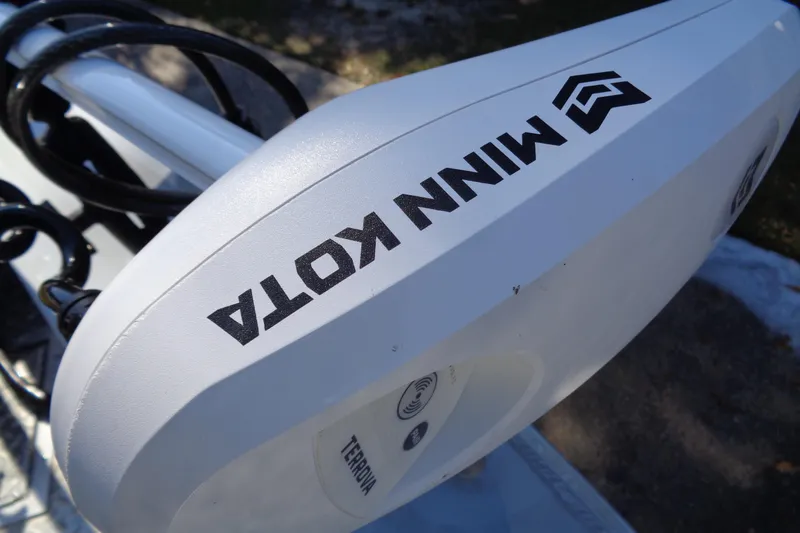 Slide: The Image of Minn Kota Terrova trolling motor on 2022 Hewes 210 Searunner ET Hartop boat. - 18
