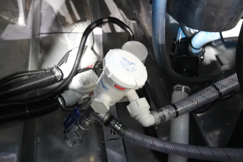 Slide: The Image of Bilge pump system in 2026 Weldcraft 260 Ocean King boat. - 43