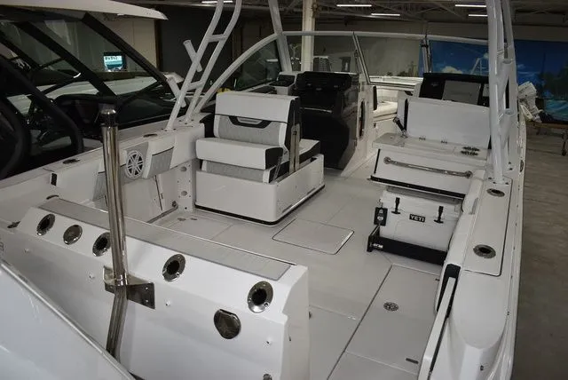 Slide: The Image of Blackfin 252 DC 2025 - 15