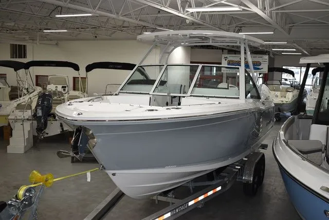 Slide: The Image of Blackfin 252 DC 2025 - 4