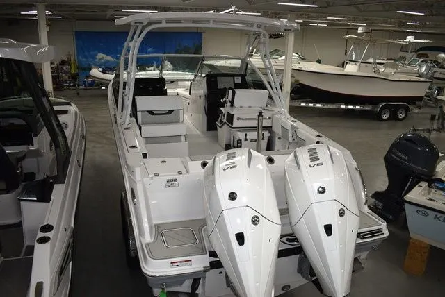 Slide: The Image of Blackfin 252 DC 2025 - 8