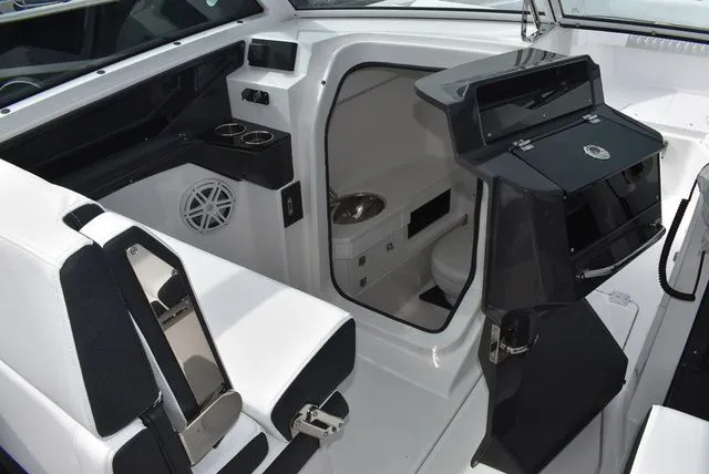 Slide: The Image of Blackfin 272 DC 2025 - 14