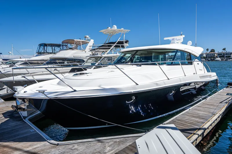 Slide: The Image of Tiara C44 Coupe 2015 - 0