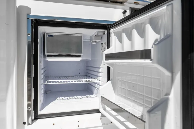 Slide: The Image of Tiara C44 Coupe 2015 - 15