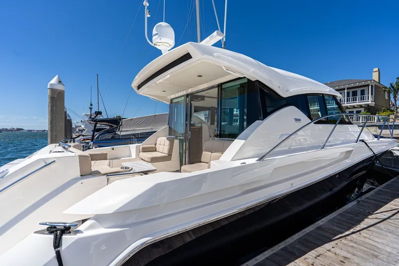 Slide: The Image of Tiara C44 Coupe 2015 - 3