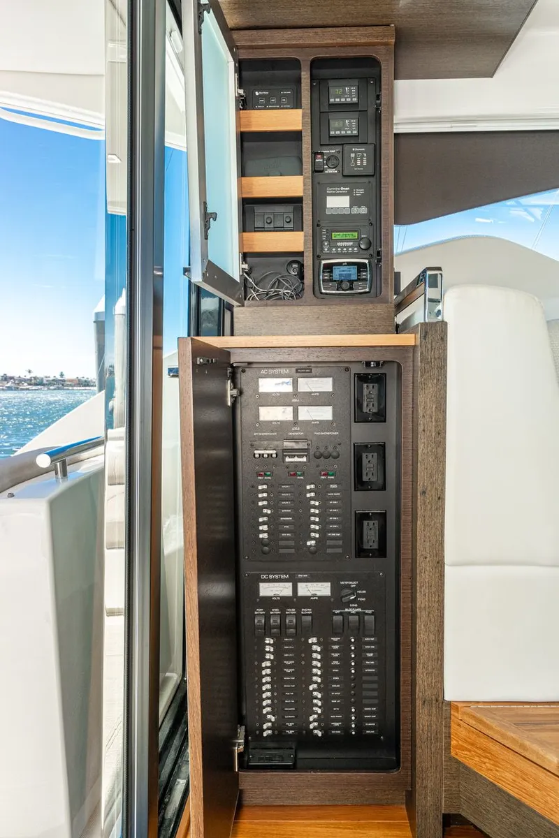 Slide: The Image of Tiara C44 Coupe 2015 - 31