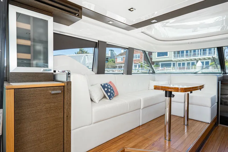 Slide: The Image of Tiara C44 Coupe 2015 - 32