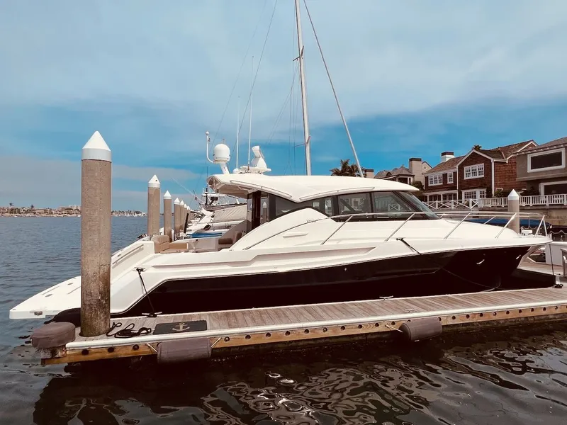 Slide: The Image of Tiara C44 Coupe 2015 - 4