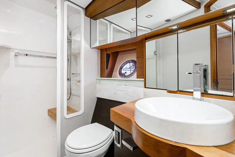 Slide: The Image of Tiara C44 Coupe 2015 - 48