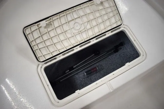 Slide: The Image of Carolina E20 JVX Center Console 2025 - 32