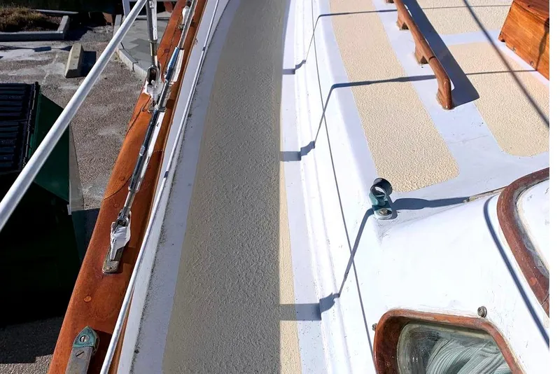 Slide: The Image of Nonskid on Hardin 45 Ching-Tu - 6