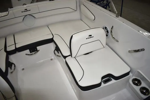 Slide: The Image of Stingray 172 DC 2025 - 22