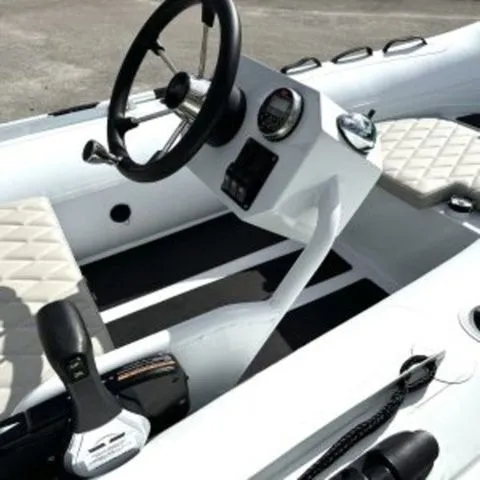 Slide: The Image of East Marine Godiac 320 Ultra-light 2025 - 12