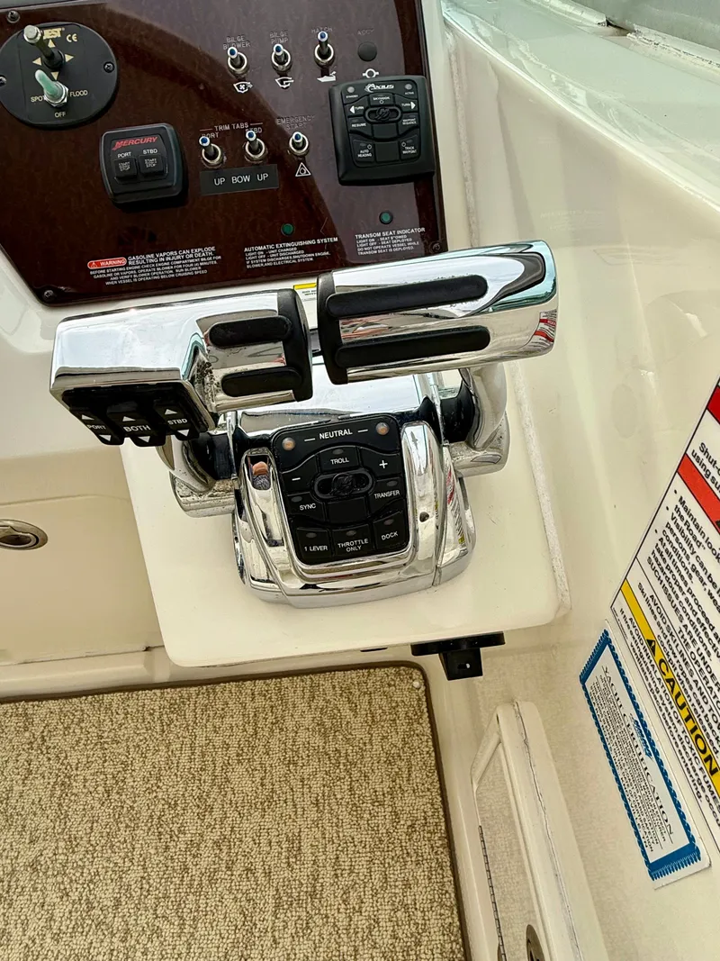 Slide: The Image of Sea Ray Sundancer 310 2010 - 101