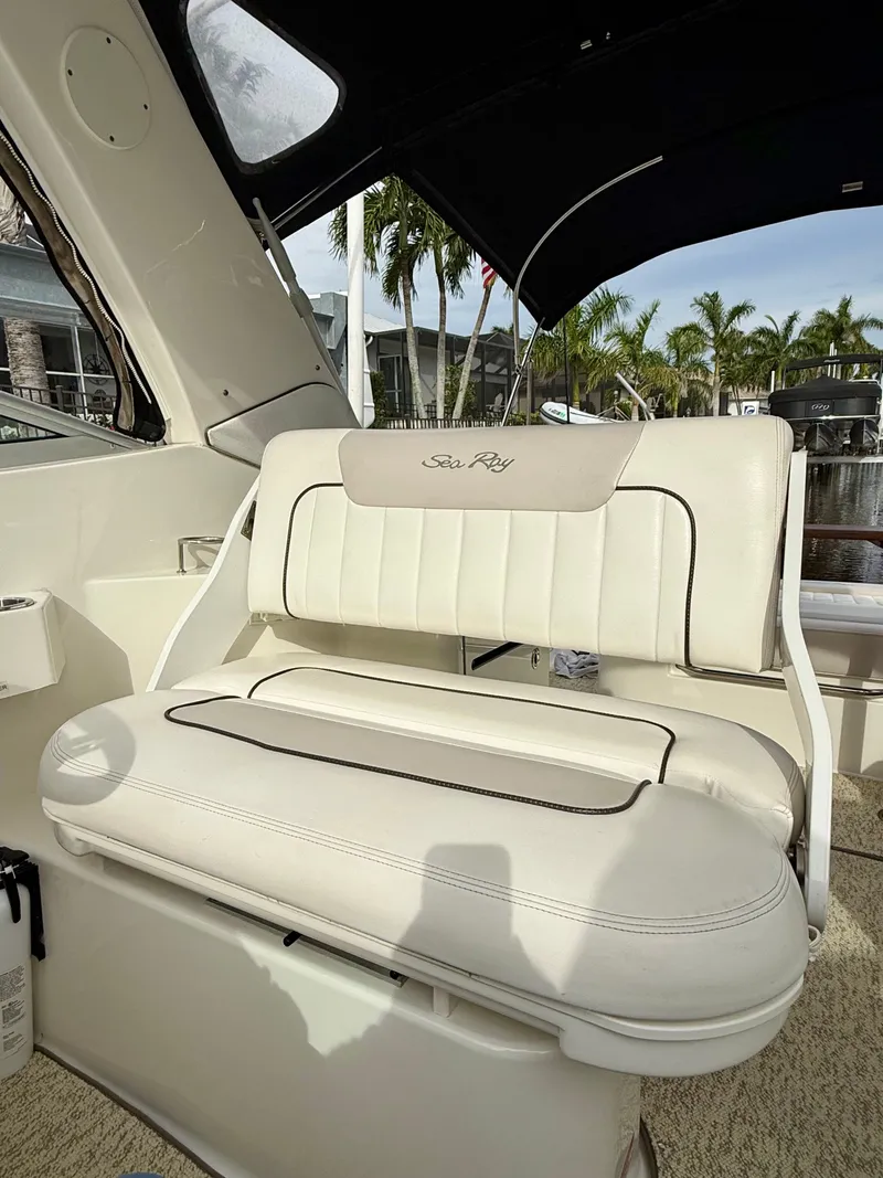 Slide: The Image of Sea Ray Sundancer 310 2010 - 103