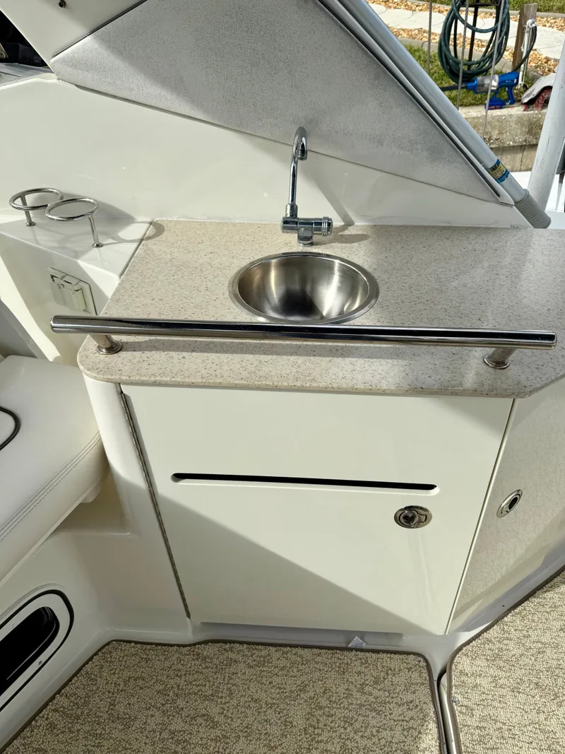 Slide: The Image of Sea Ray Sundancer 310 2010 - 13