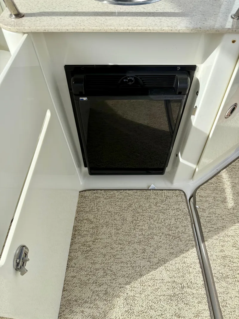 Slide: The Image of Sea Ray Sundancer 310 2010 - 14