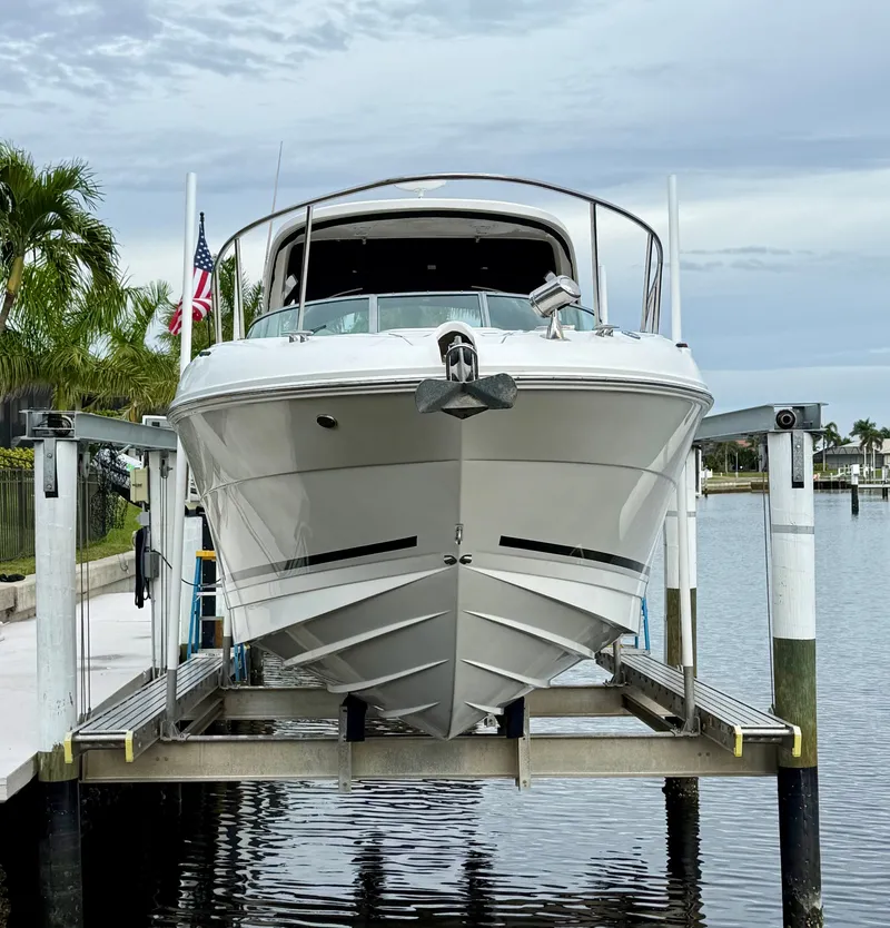 Slide: The Image of Sea Ray Sundancer 310 2010 - 2