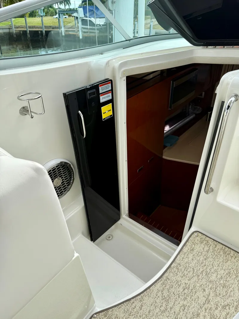 Slide: The Image of Sea Ray Sundancer 310 2010 - 20