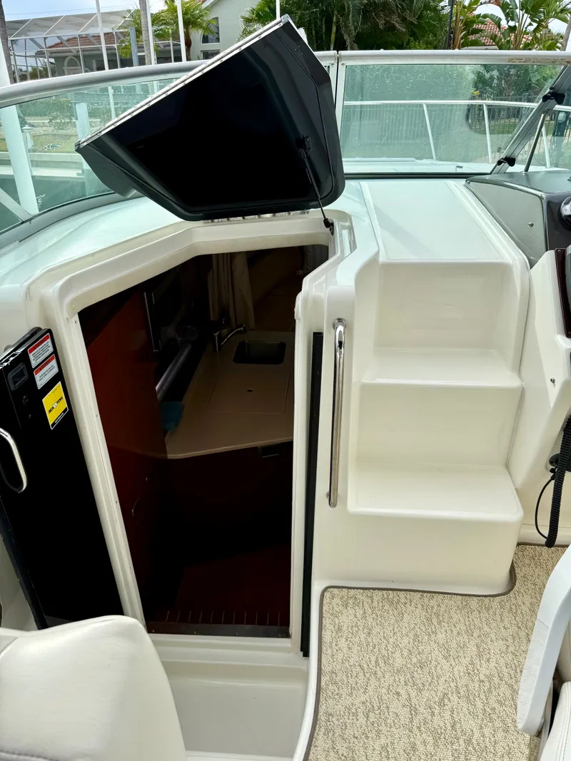 Slide: The Image of Sea Ray Sundancer 310 2010 - 21