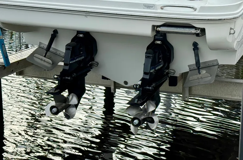 Slide: The Image of Sea Ray Sundancer 310 2010 - 3