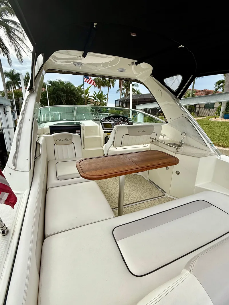 Slide: The Image of Sea Ray Sundancer 310 2010 - 6