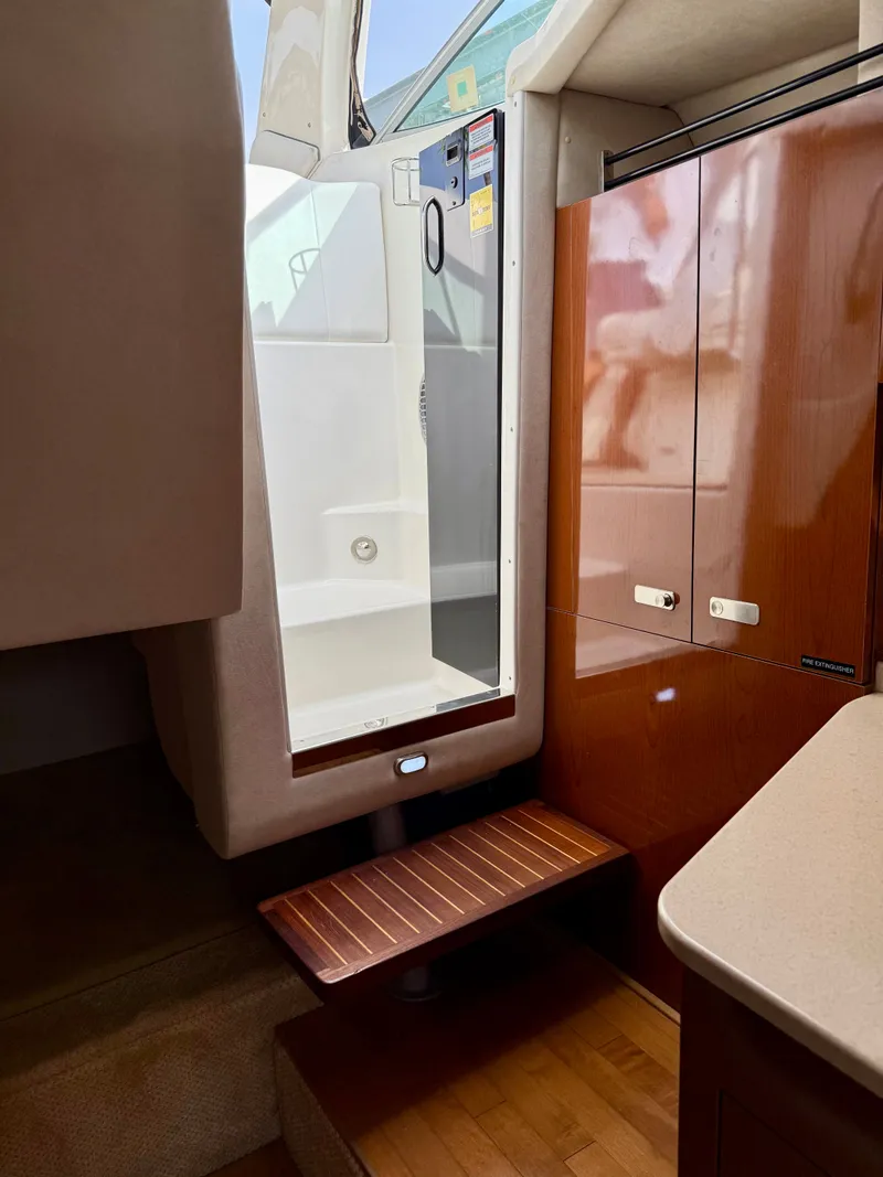 Slide: The Image of Sea Ray Sundancer 310 2010 - 68