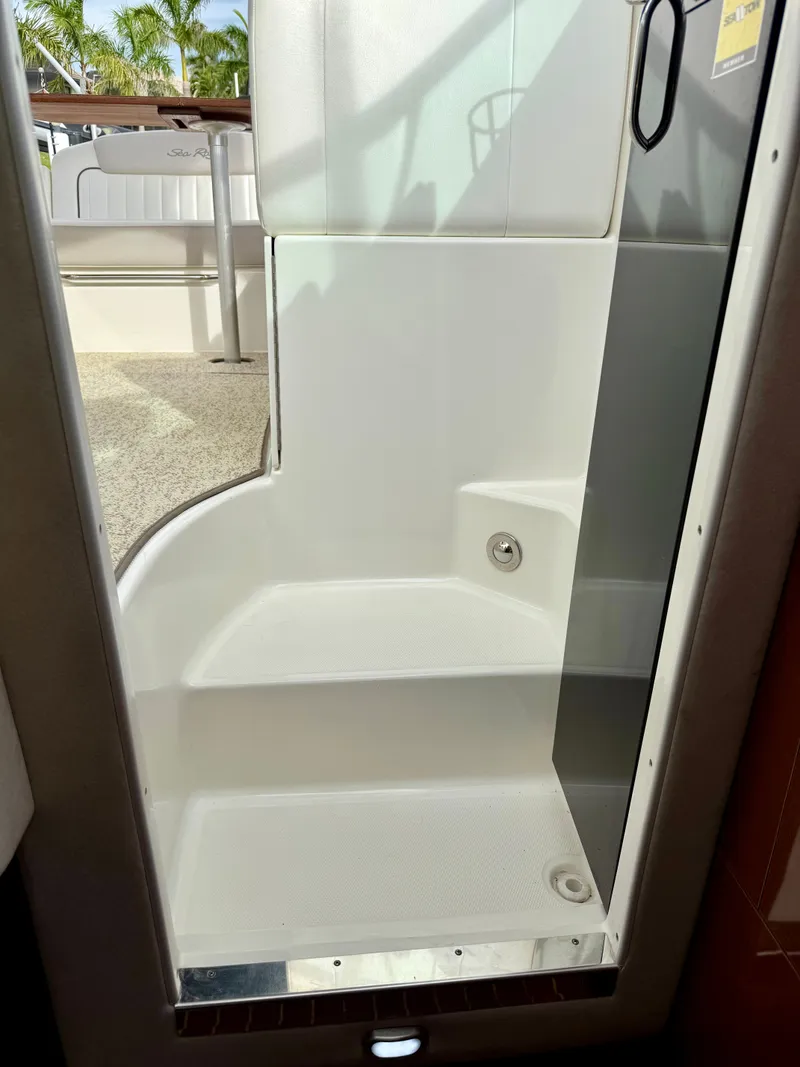 Slide: The Image of Sea Ray Sundancer 310 2010 - 69