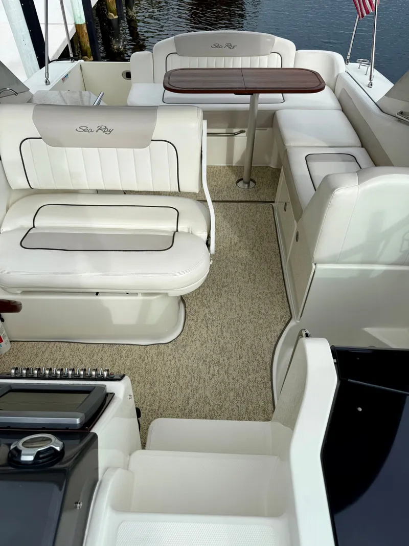 Slide: The Image of Sea Ray Sundancer 310 2010 - 84