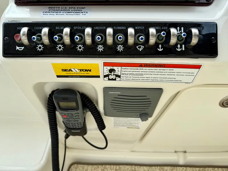 Slide: The Image of Sea Ray Sundancer 310 2010 - 89