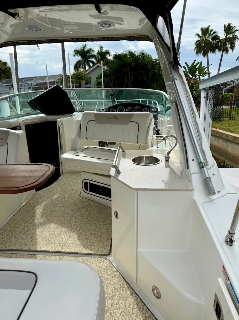 Slide: The Image of Sea Ray Sundancer 310 2010 - 9