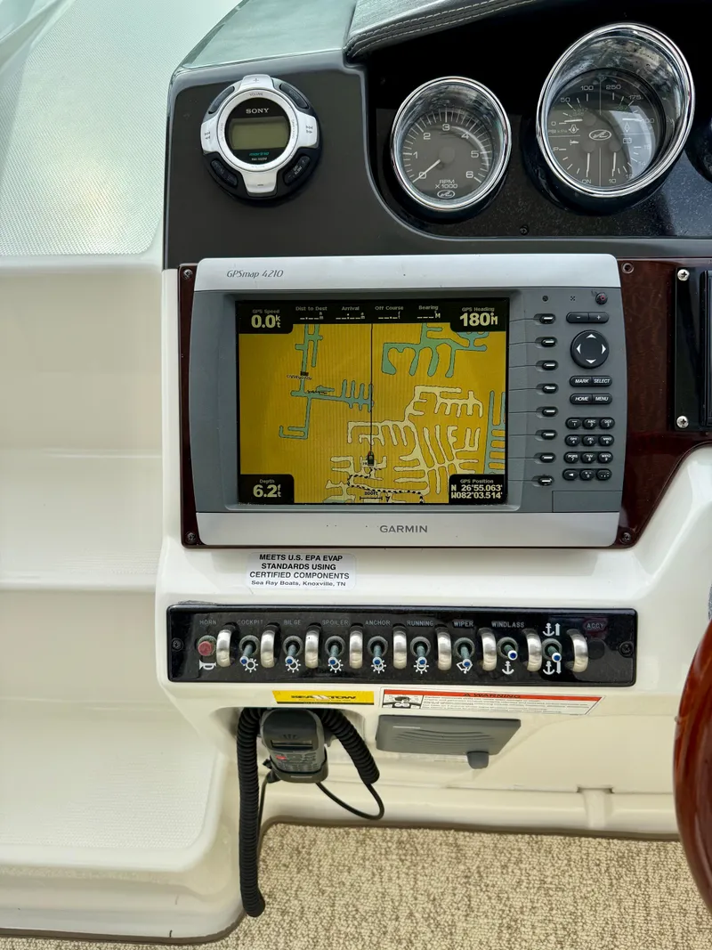 Slide: The Image of Sea Ray Sundancer 310 2010 - 90