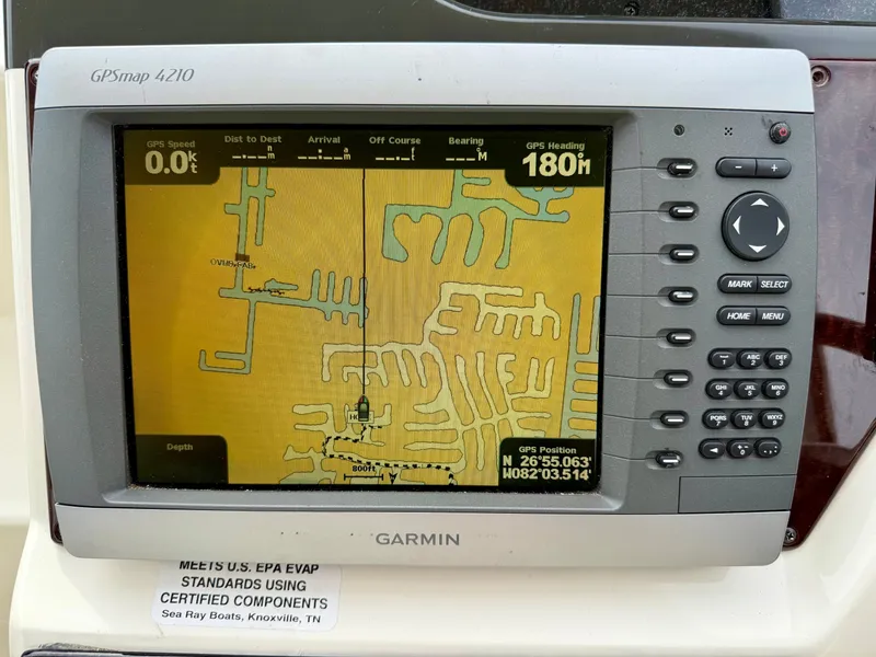 Slide: The Image of Sea Ray Sundancer 310 2010 - 91