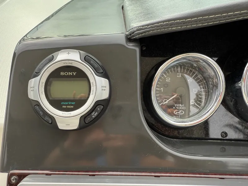 Slide: The Image of Sea Ray Sundancer 310 2010 - 92