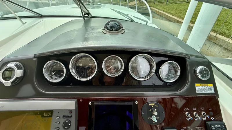 Slide: The Image of Sea Ray Sundancer 310 2010 - 93