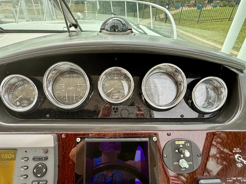 Slide: The Image of Sea Ray Sundancer 310 2010 - 94