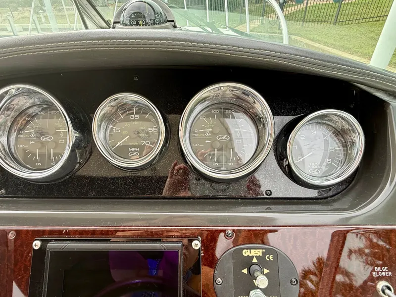 Slide: The Image of Sea Ray Sundancer 310 2010 - 96