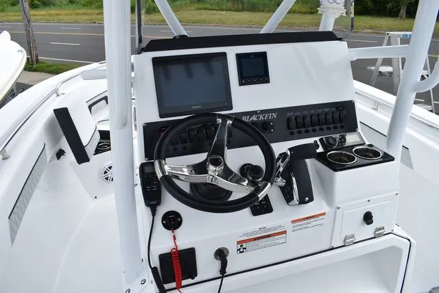 Slide: The Image of Blackfin 222 CC 2024 - 41