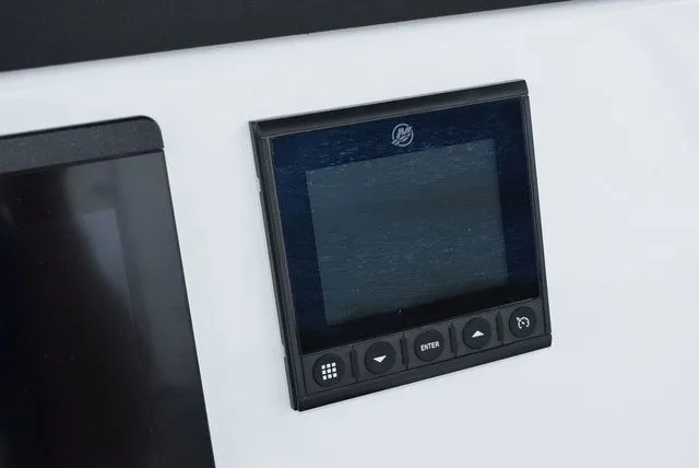 Slide: The Image of Blackfin 222 CC 2024 - 43