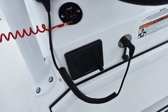 Slide: The Image of Blackfin 222 CC 2024 - 50