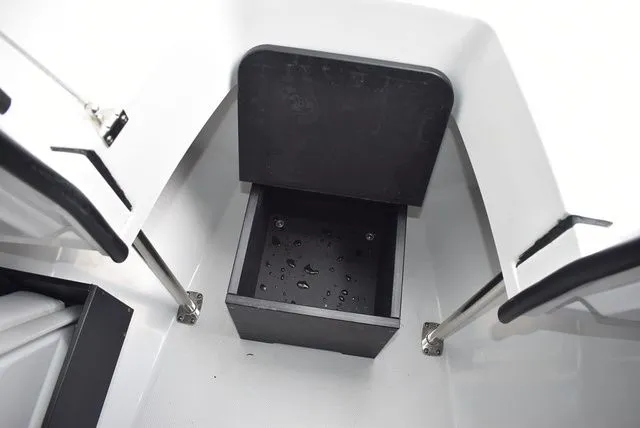 Slide: The Image of Blackfin 222 CC 2024 - 69